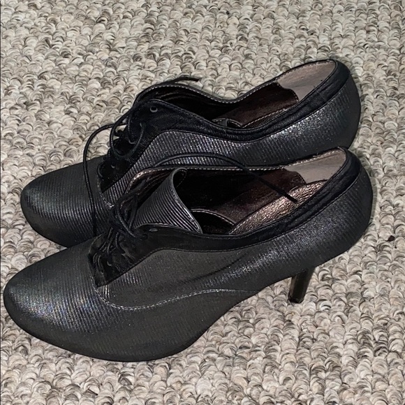 Elegant Gray Lace-Up Women's Heels NWOT - Picture 5 of 5